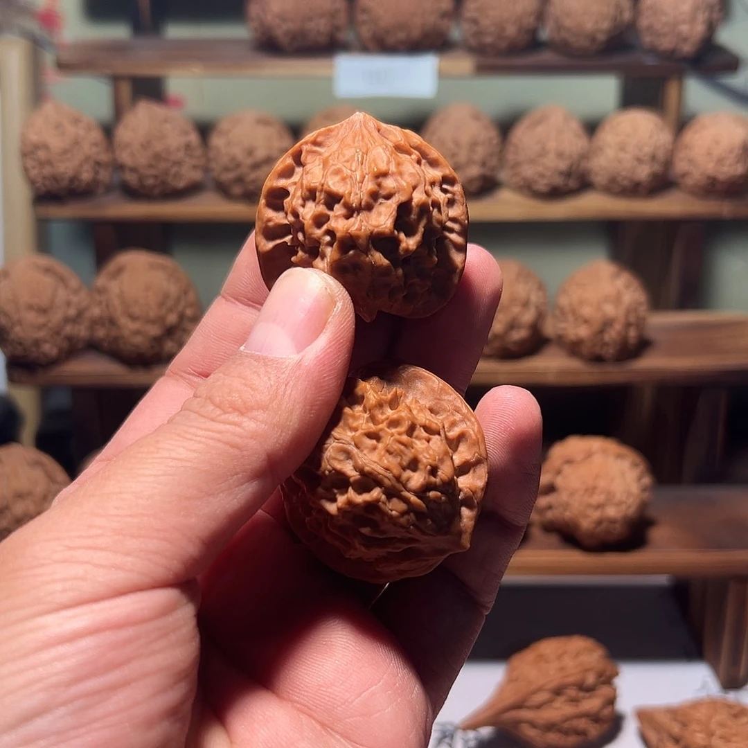 M**…文玩核桃，玲珑核桃