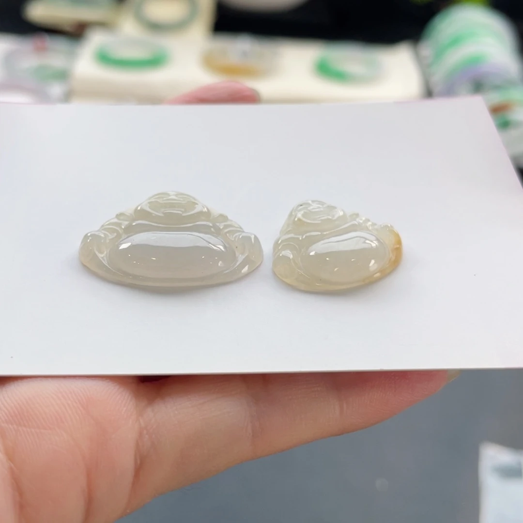 翡翠未镶嵌颈饰纹裂