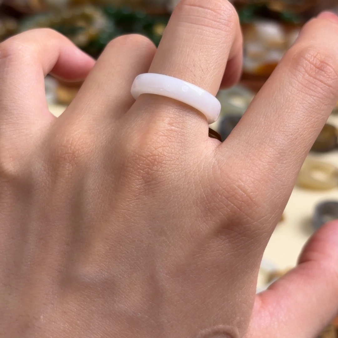 和田玉戒指未镶嵌直径17.7