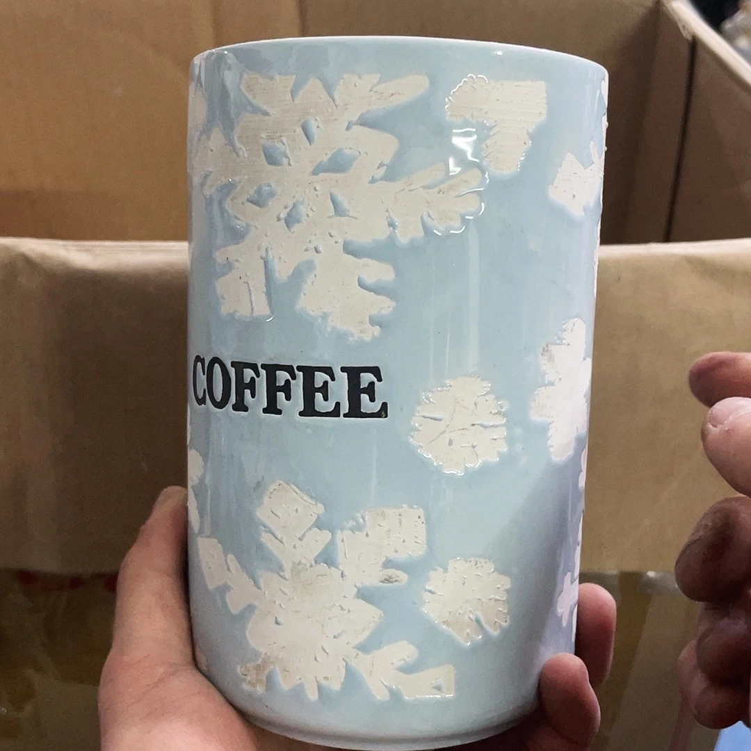 摆件     微瑕。