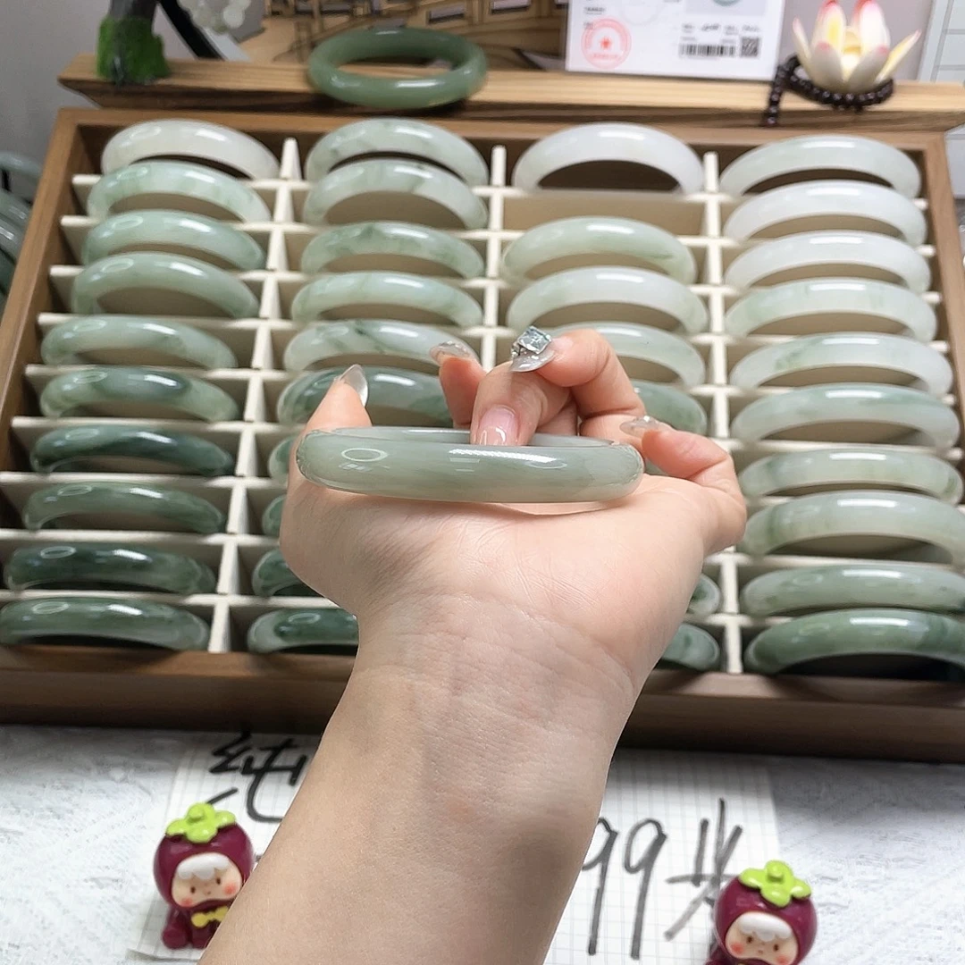 石英质玉未镶嵌手镯1107