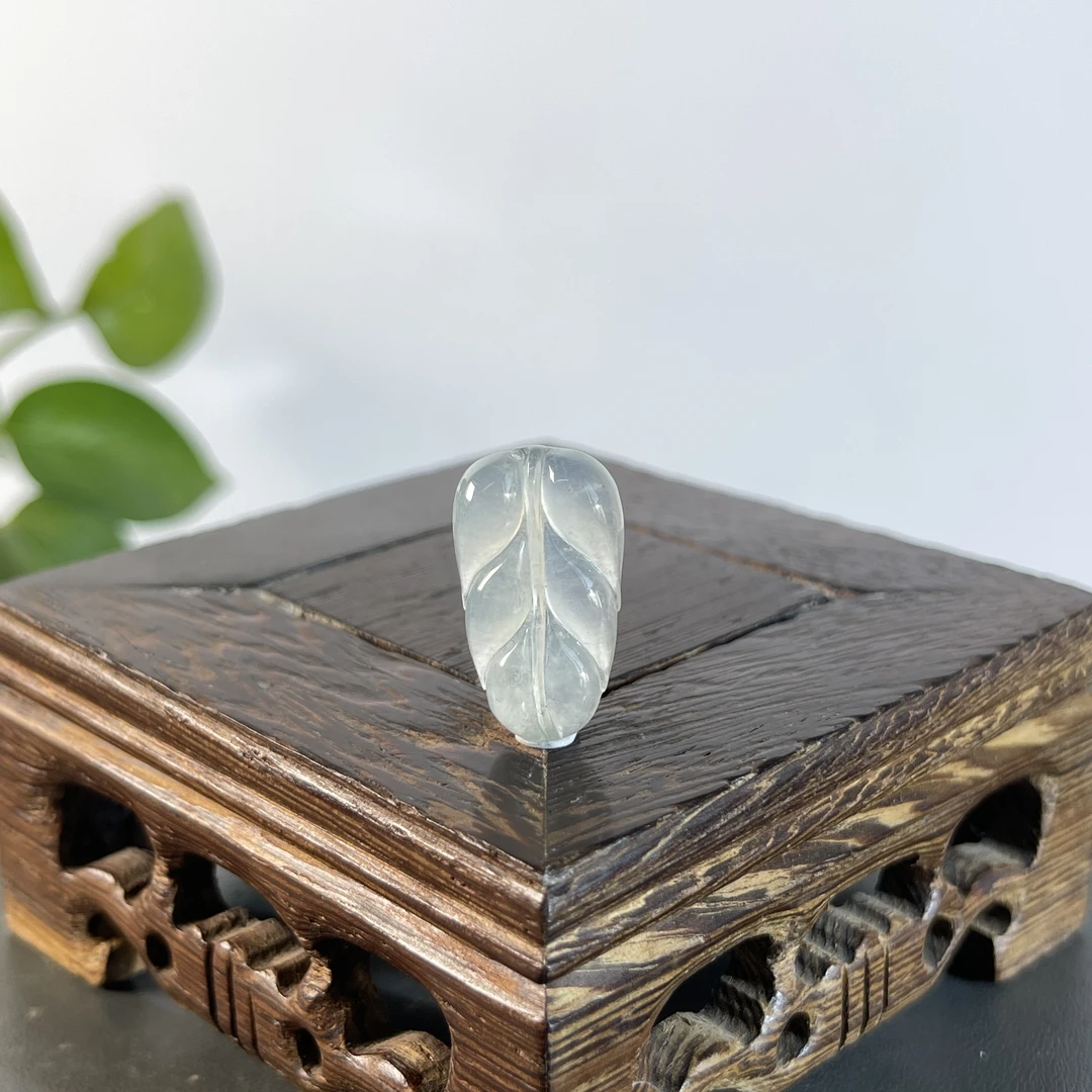 JXB01-87 天然翡翠缅甸A货  金枝玉叶