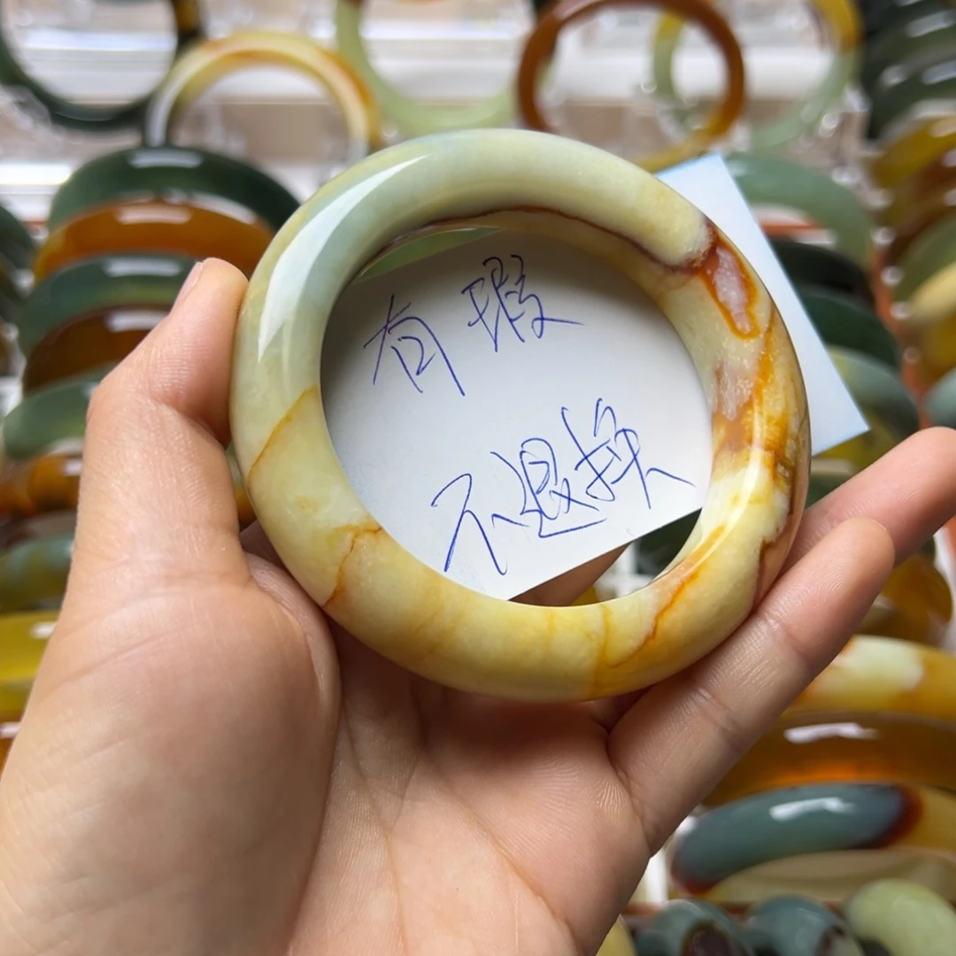 蛇纹石玉未镶嵌手镯