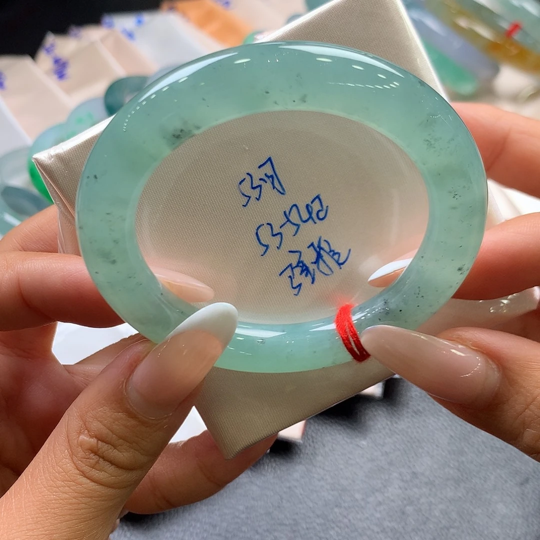 翡翠未镶嵌手镯（圆镯）59号