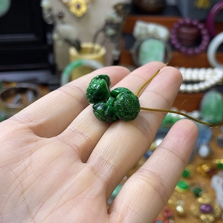 颈饰未镶嵌翡翠精美雕刻物件物件