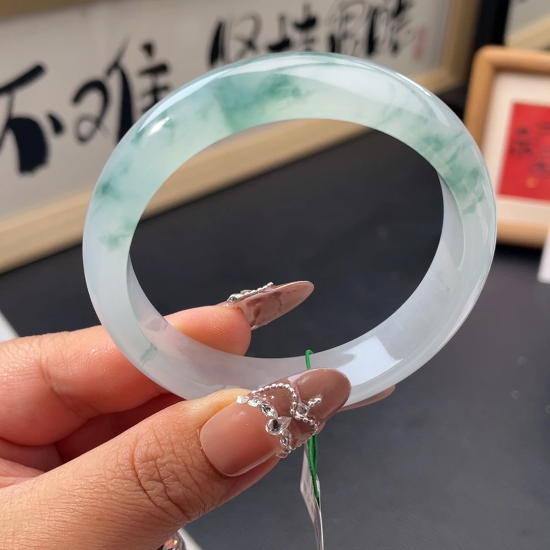 翡翠未镶嵌手镯冰胶飘蓝花正圈手镯
