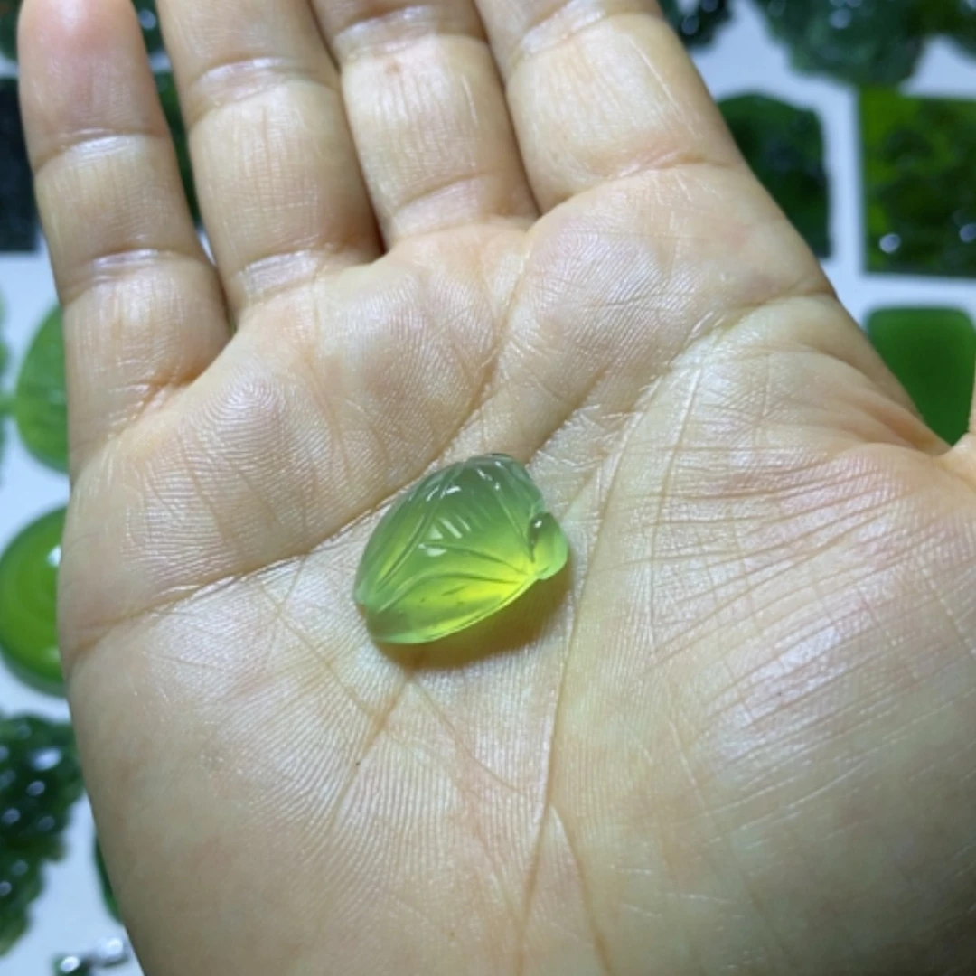 【闪购商品】未镶嵌蛇纹石玉颈饰