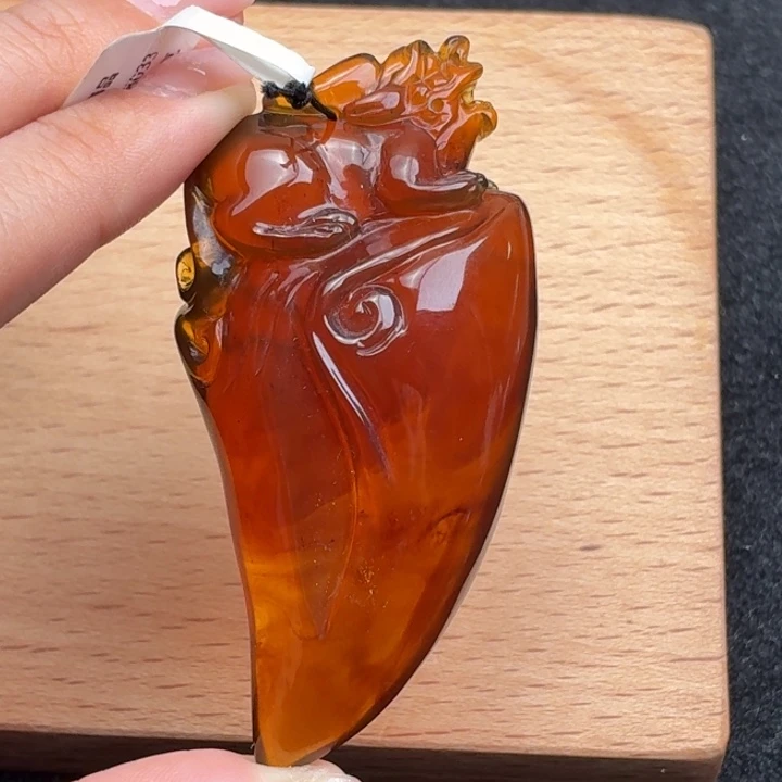 琥珀未镶嵌珠宝奇石貔貅