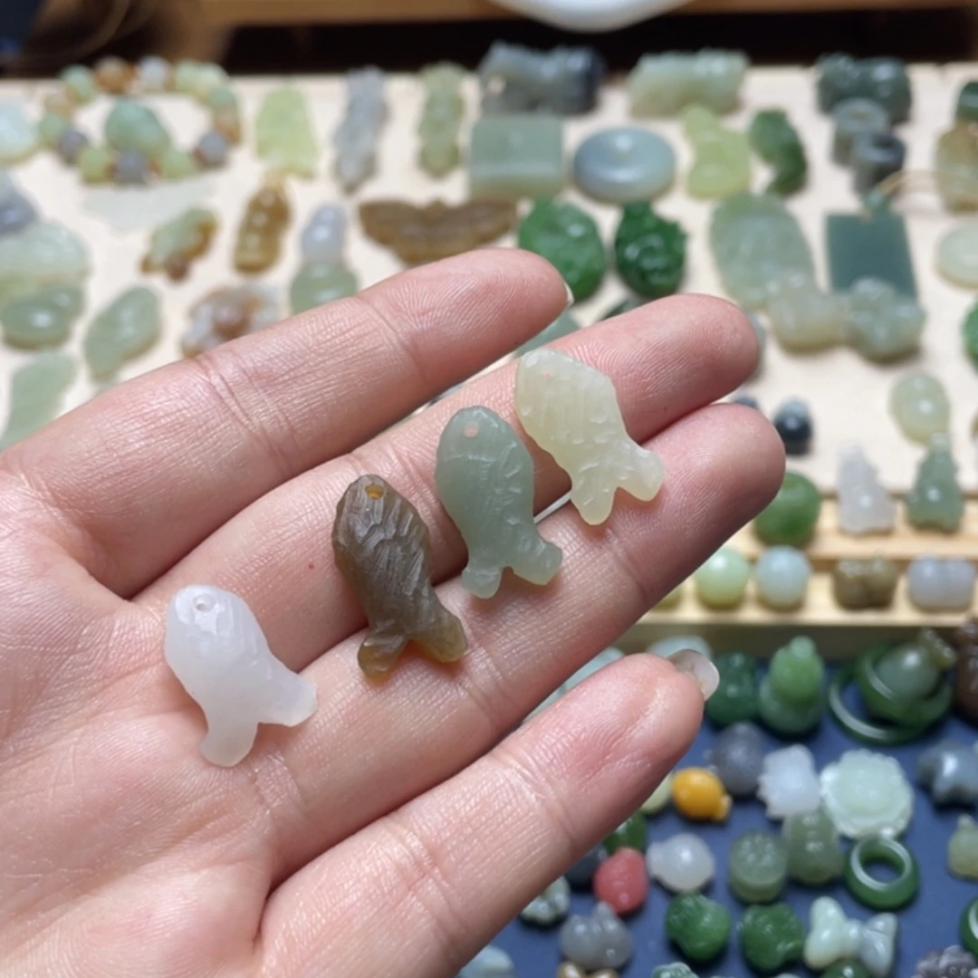 和田玉未镶嵌吊坠(不含链)4个