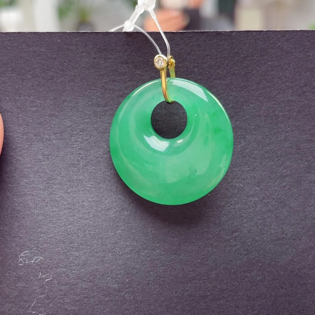 石英质玉颈饰未镶嵌桃**夭