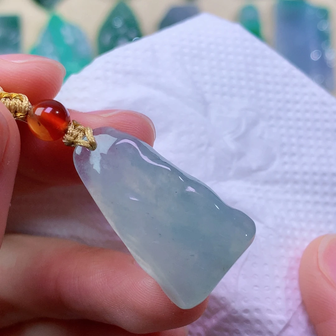 翡翠未镶嵌吊坠(赠链)