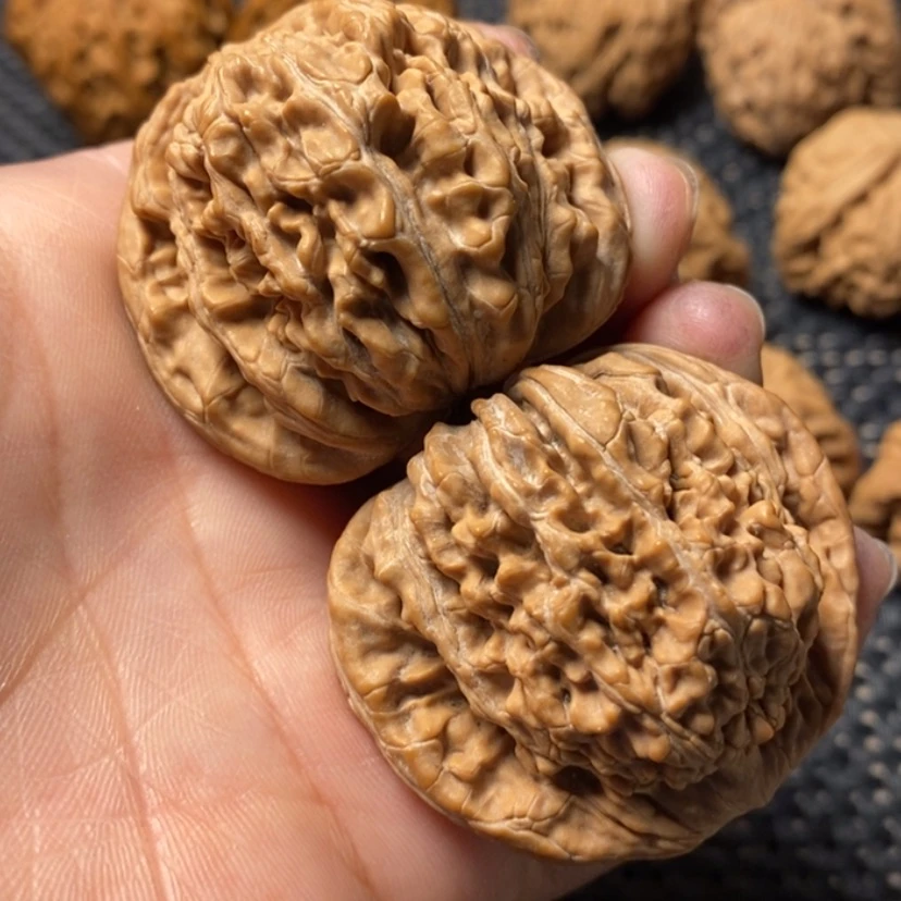 【闪购商品】文玩核桃吊坠我**凡四座楼