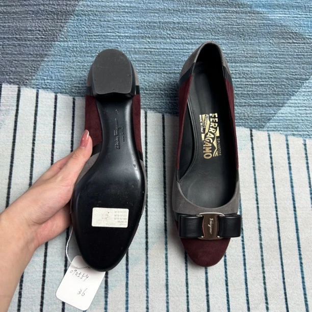 未使用 FERRAGAMO/菲拉格慕 红棕色粗跟鞋三六码