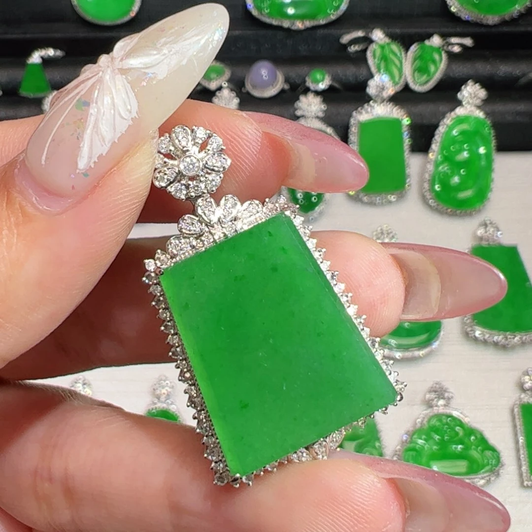 翡翠18K金镶嵌吊坠(不含链)