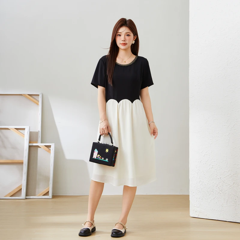 采多宝大码女装（在逃公主）法式圆领撞色气质拼接连衣裙 EXQ5590