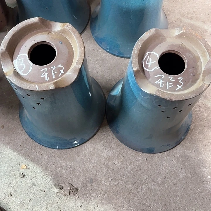 紫砂花盆用****6宜兴紫砂花盆，瑕疵口20高25，浅蓝