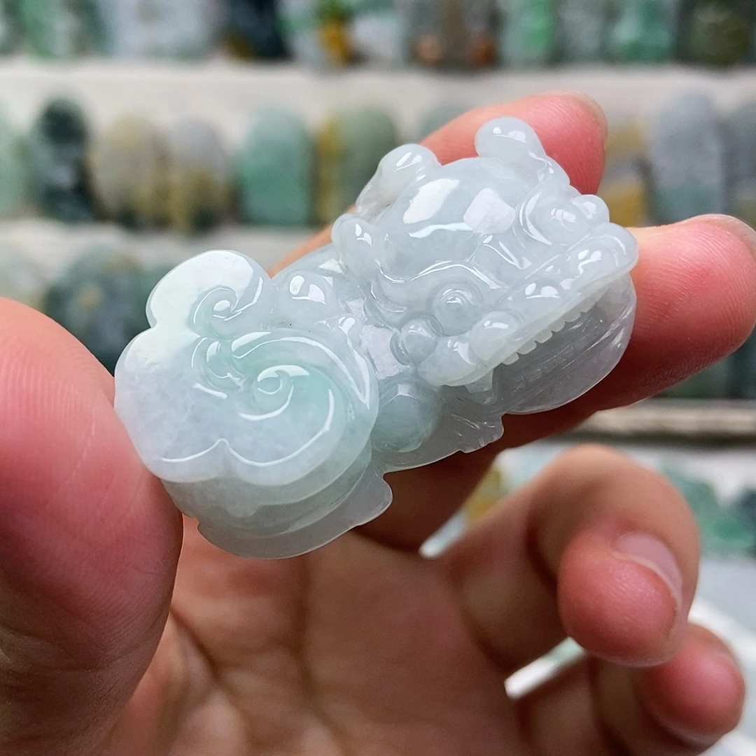 翡翠未镶嵌吊坠(赠链)