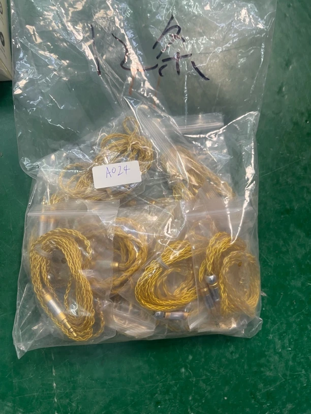 9新  捡漏 大牌 MMCX 口hifi耳机线 编号A024