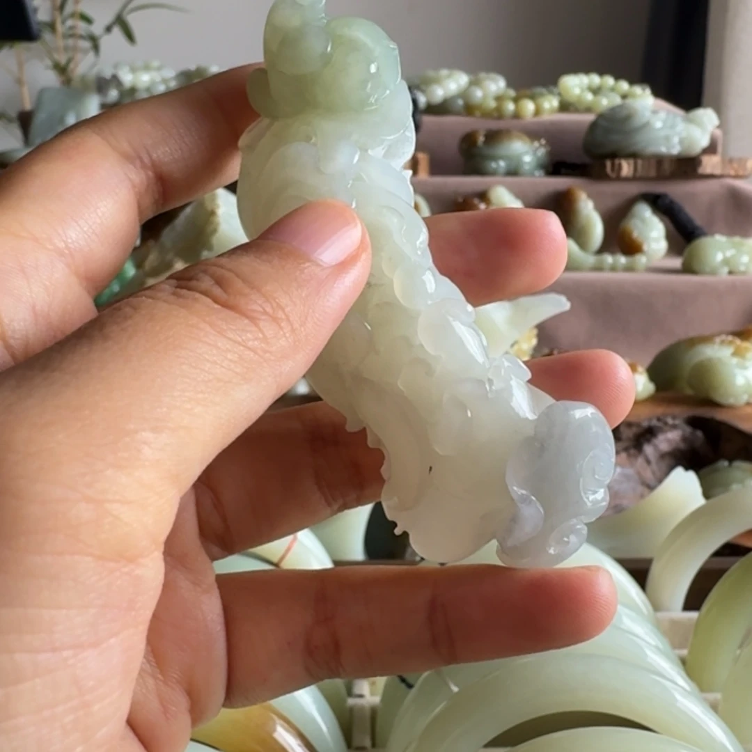 颈饰未镶嵌和田玉（糖玉）