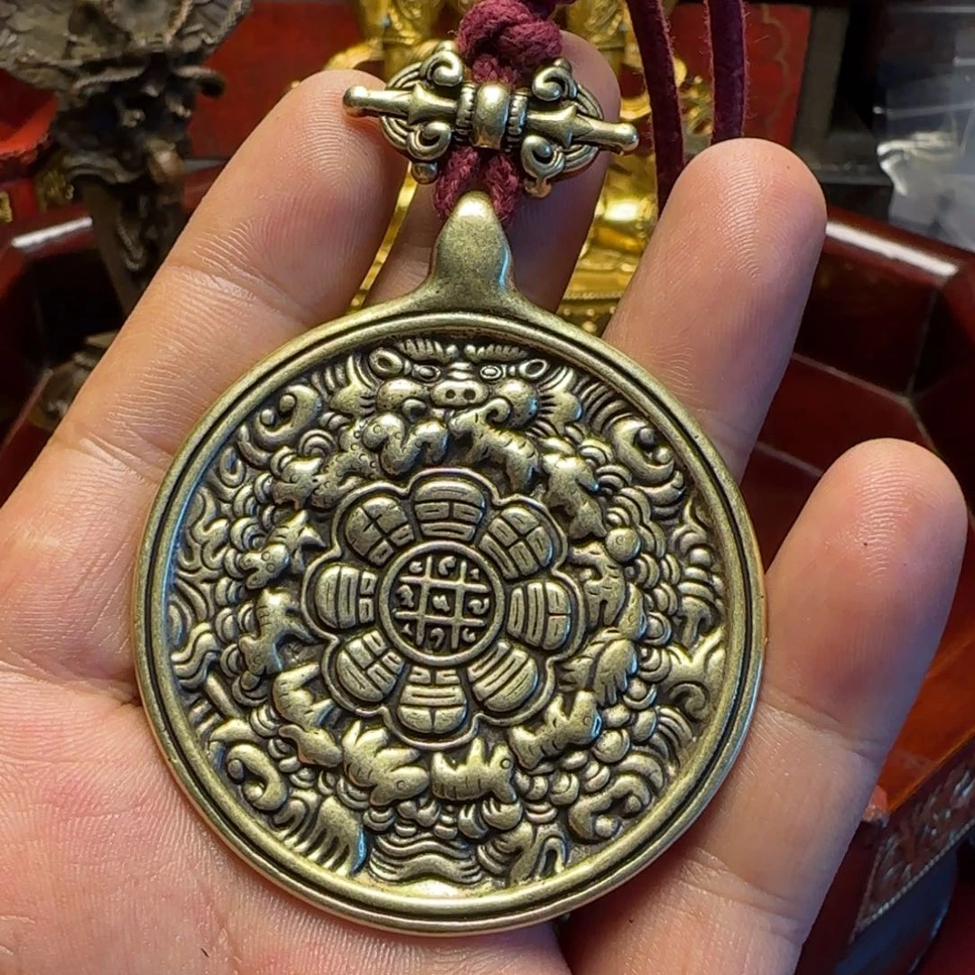 谭***人泥塑藏式风格小元素