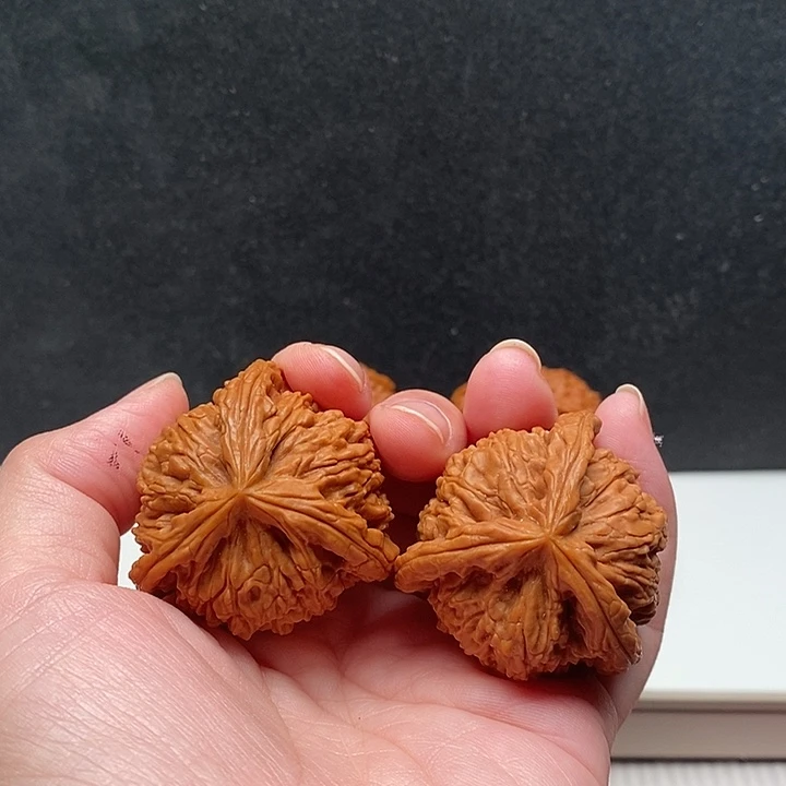 笑***风文玩核桃吊坠白奔