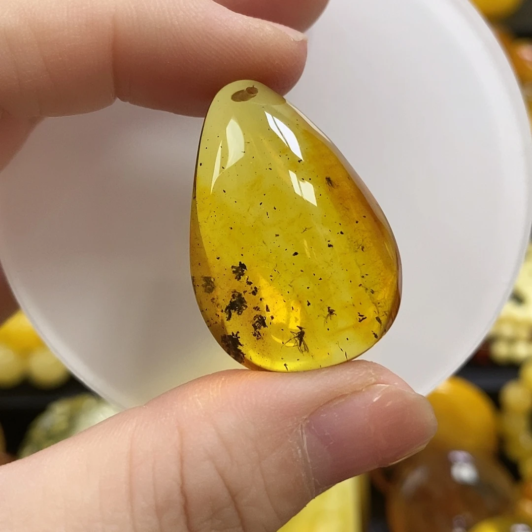 琥珀未镶嵌颈饰023
