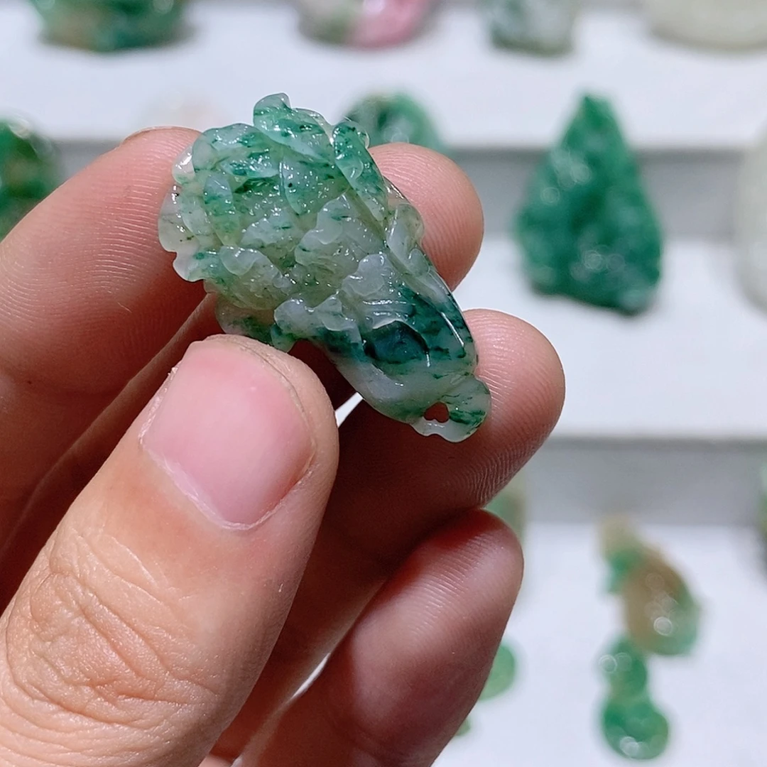 独山玉未镶嵌吊坠
