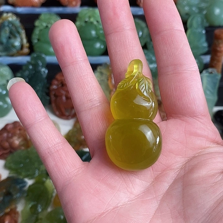 未镶嵌蛇纹石玉颈饰