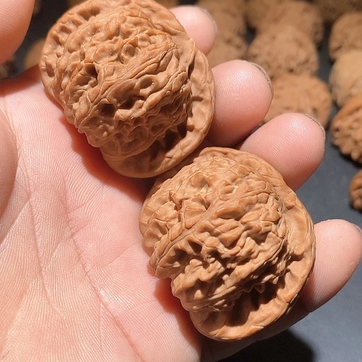 吊坠文玩核桃小*贵白狮子