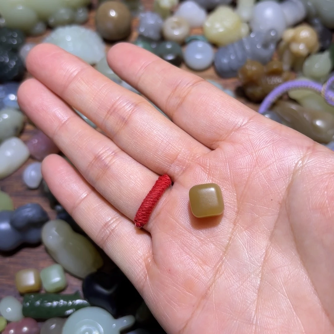 蓝***叶和田玉未镶嵌珠宝半成品