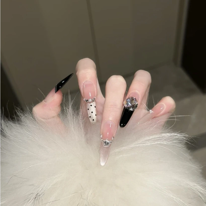 [黑金爵士]纯手工穿戴甲波点镶钻黑色法式高级显白纯手作美甲贴