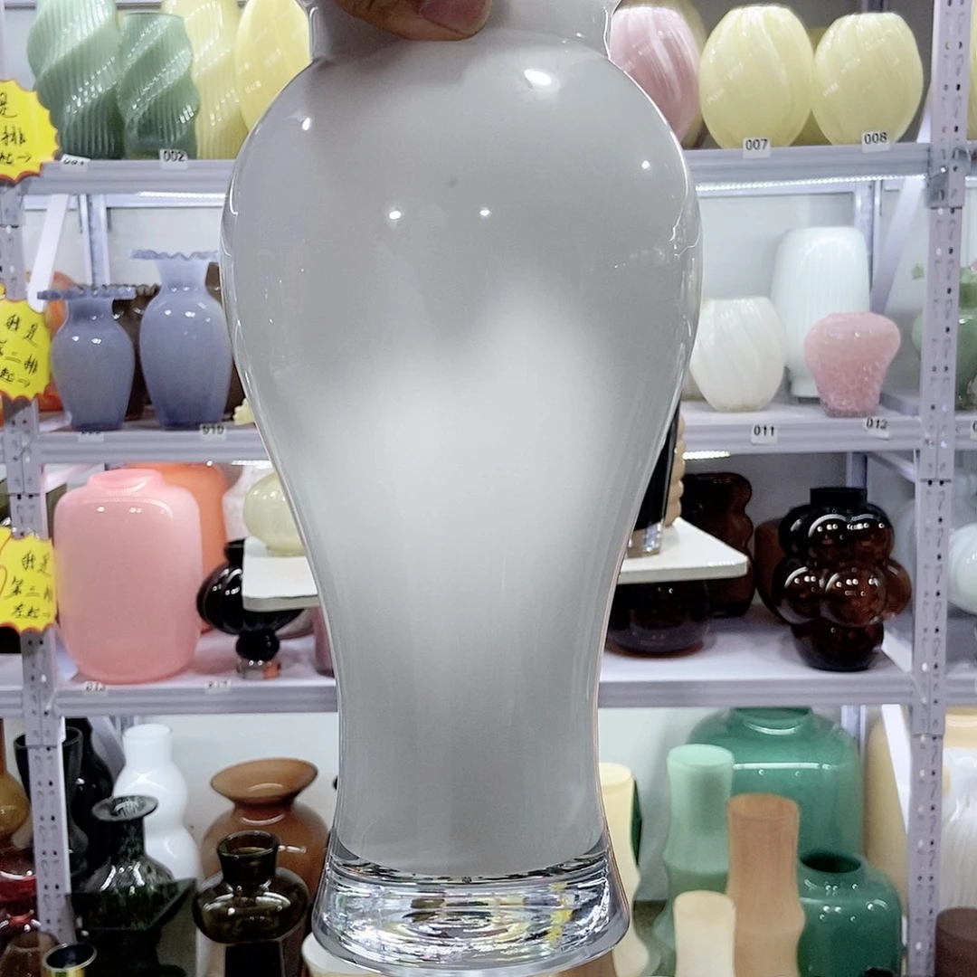 美人瓶白色微瑕花瓶