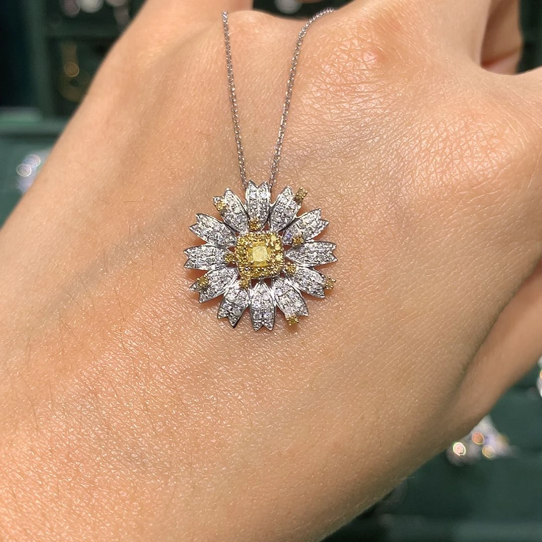 钻石颈饰18K金镶嵌雏菊