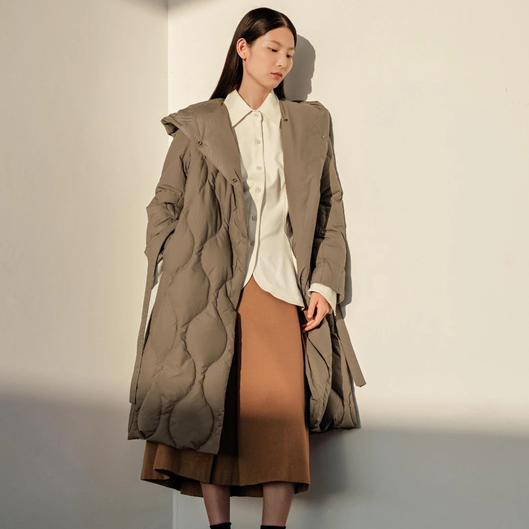 【艾钱钱精选】AUM/噢姆时尚高腰宽松鹅绒连帽羽绒服MCCX4805Y