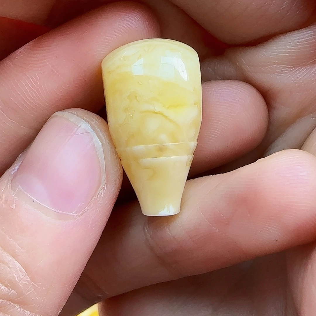 蜜蜡未镶嵌珠宝奇石