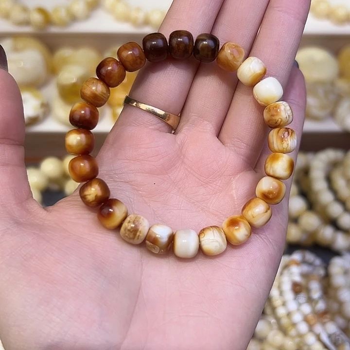 琥珀未镶嵌手串8.9mm沁