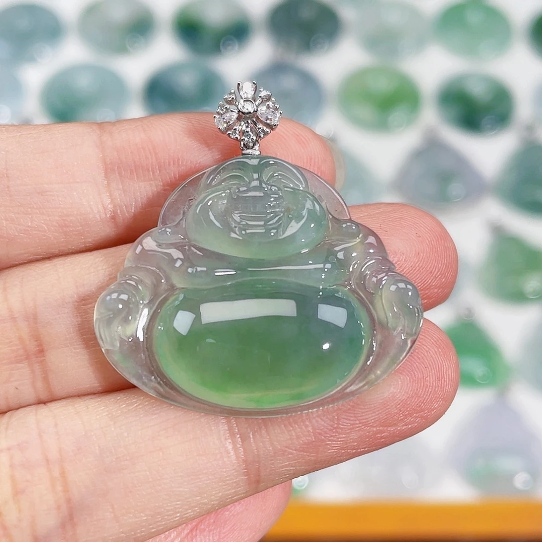 颈饰18K金镶嵌翡翠?吊坠