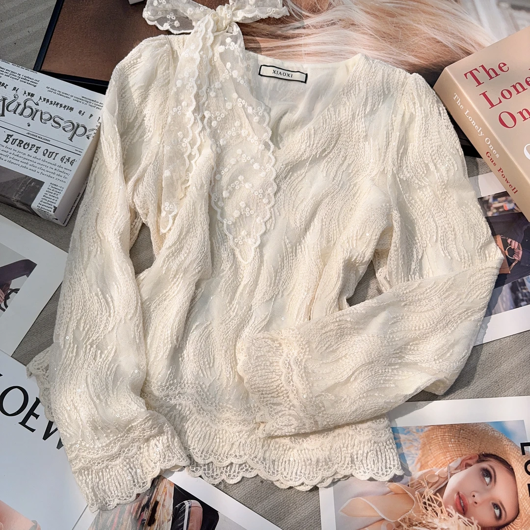 【晓溪服饰】春季新款高级感蕾丝勾花镂空飘带V领长袖蕾丝衫女6032