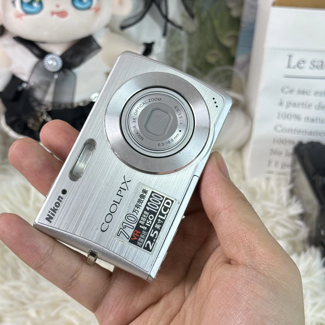 9新 Sony/索尼 尼康s200冷白皮柔焦适合新手带配件