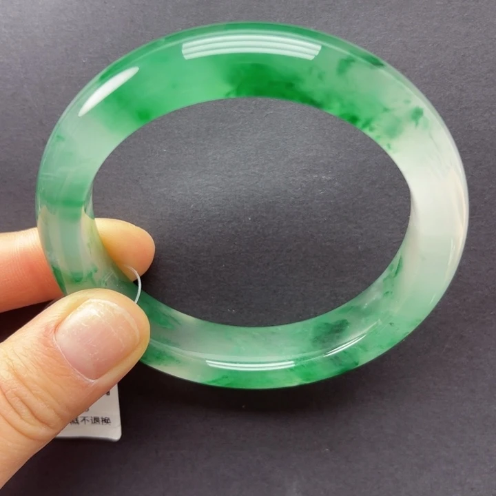 石英岩玉未镶嵌手镯