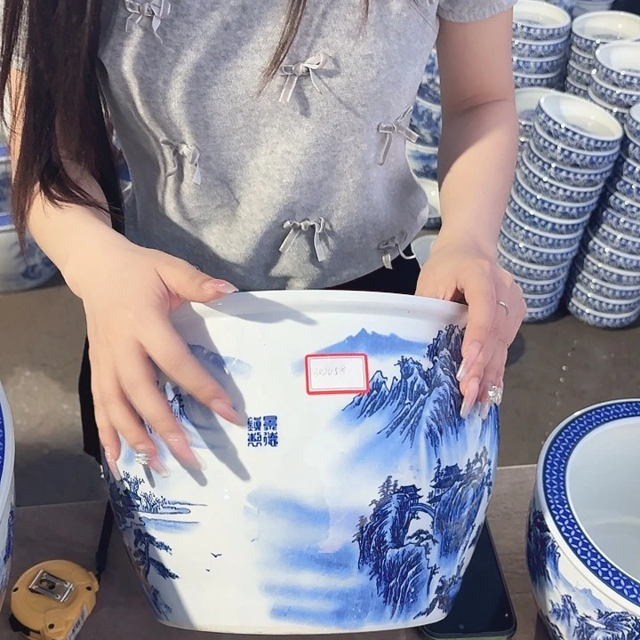 口径30cm高度20cm。111