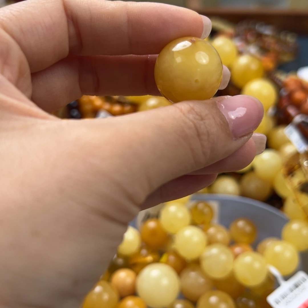 未镶嵌琥珀珠宝奇石