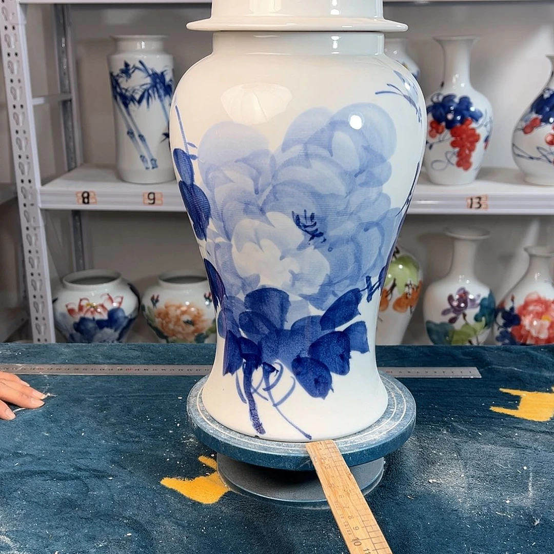 摆件景德镇陶瓷将青牡