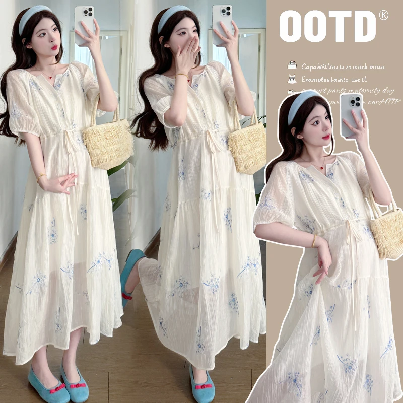 时髦孕妇装新款2025夏季碎花显瘦气质时尚仙女刺绣开扣短袖连衣裙