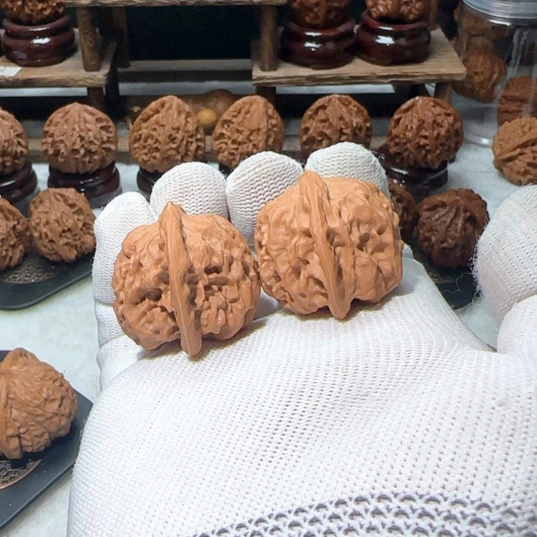 阿***日文玩核桃吊坠磐石