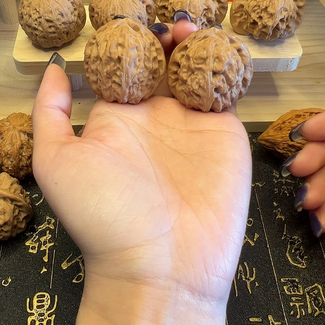 把件桃核白狮子38手把件