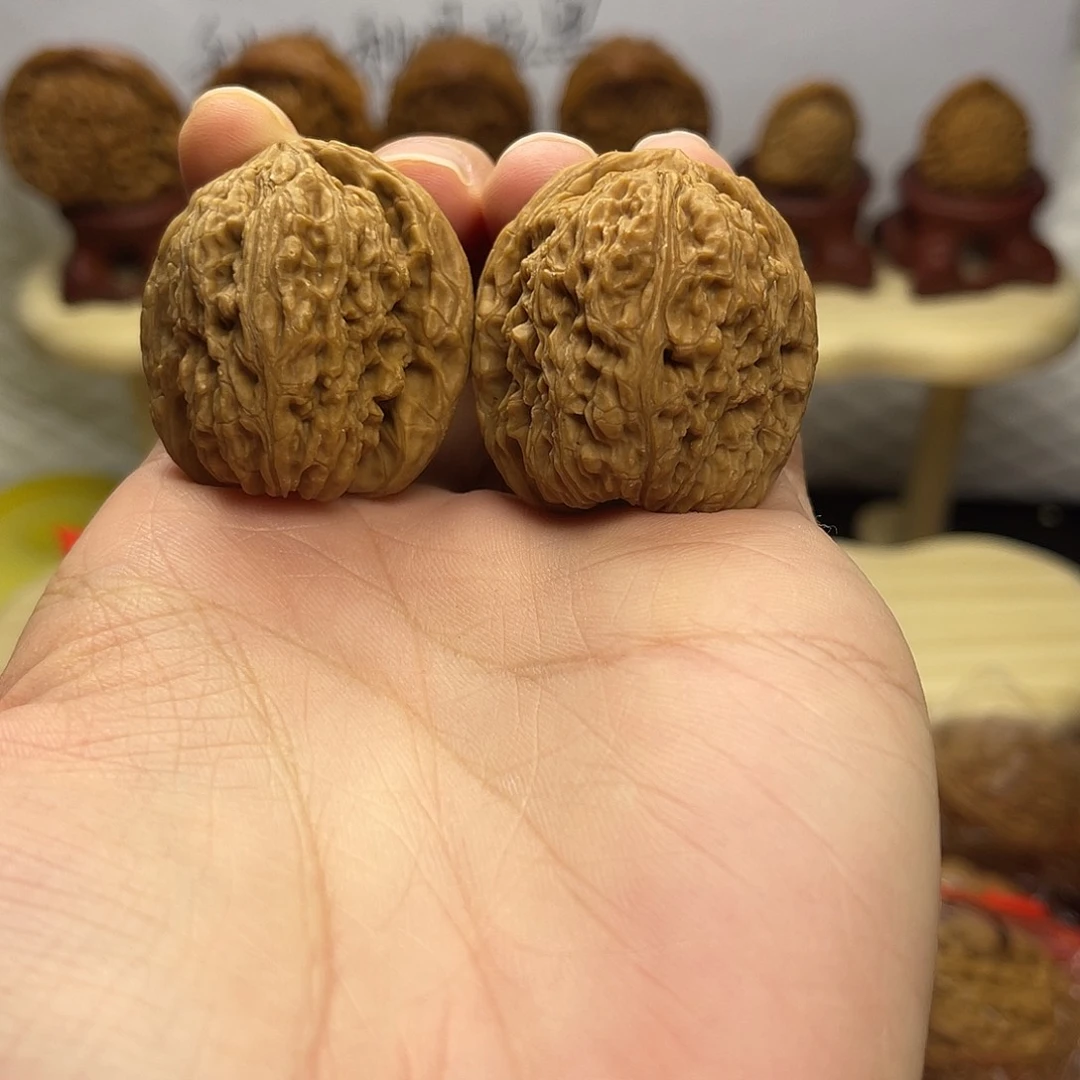 文玩核桃把件南疆小对儿手把件