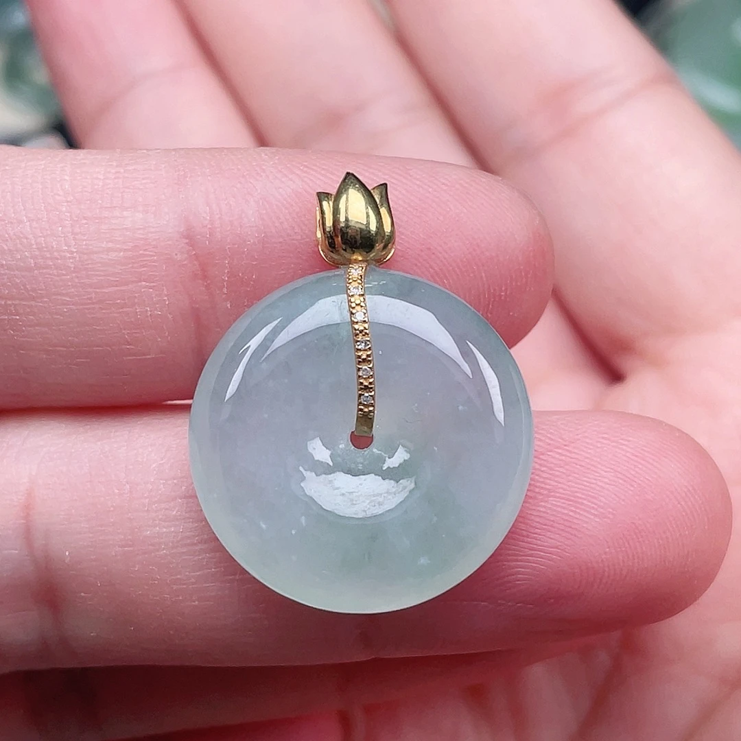 翡翠未镶嵌颈饰平安扣