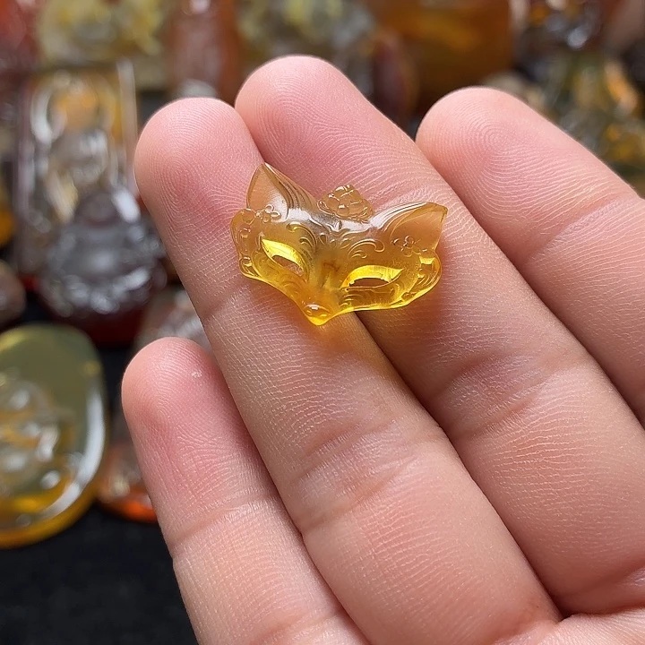 琥珀未镶嵌颈饰61