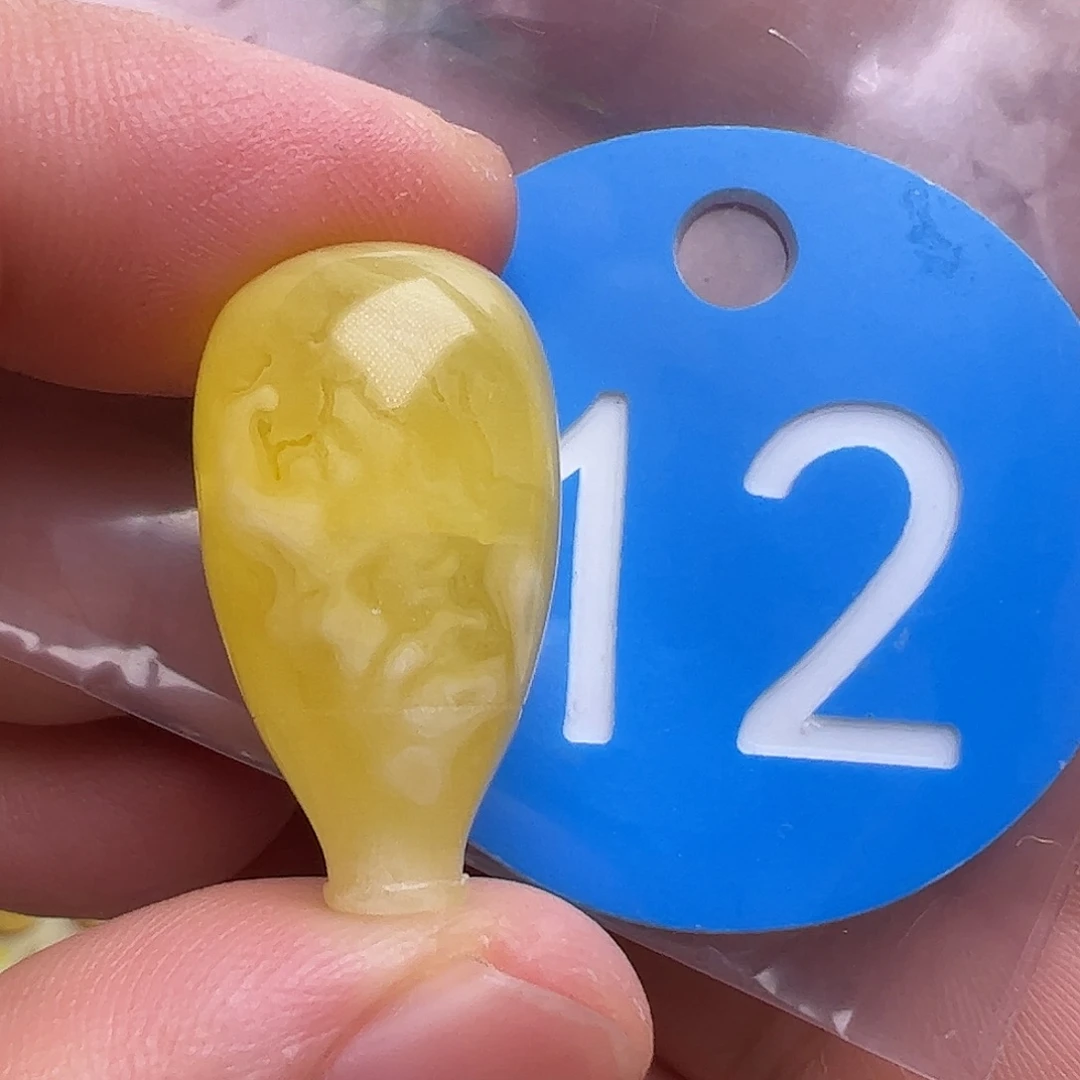 未镶嵌蜜蜡裸石13.3mm微瑕